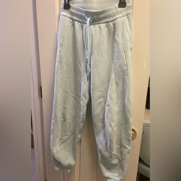 Scuba High Rise Cropped Jogger Size 2 - Picture 2 of 5